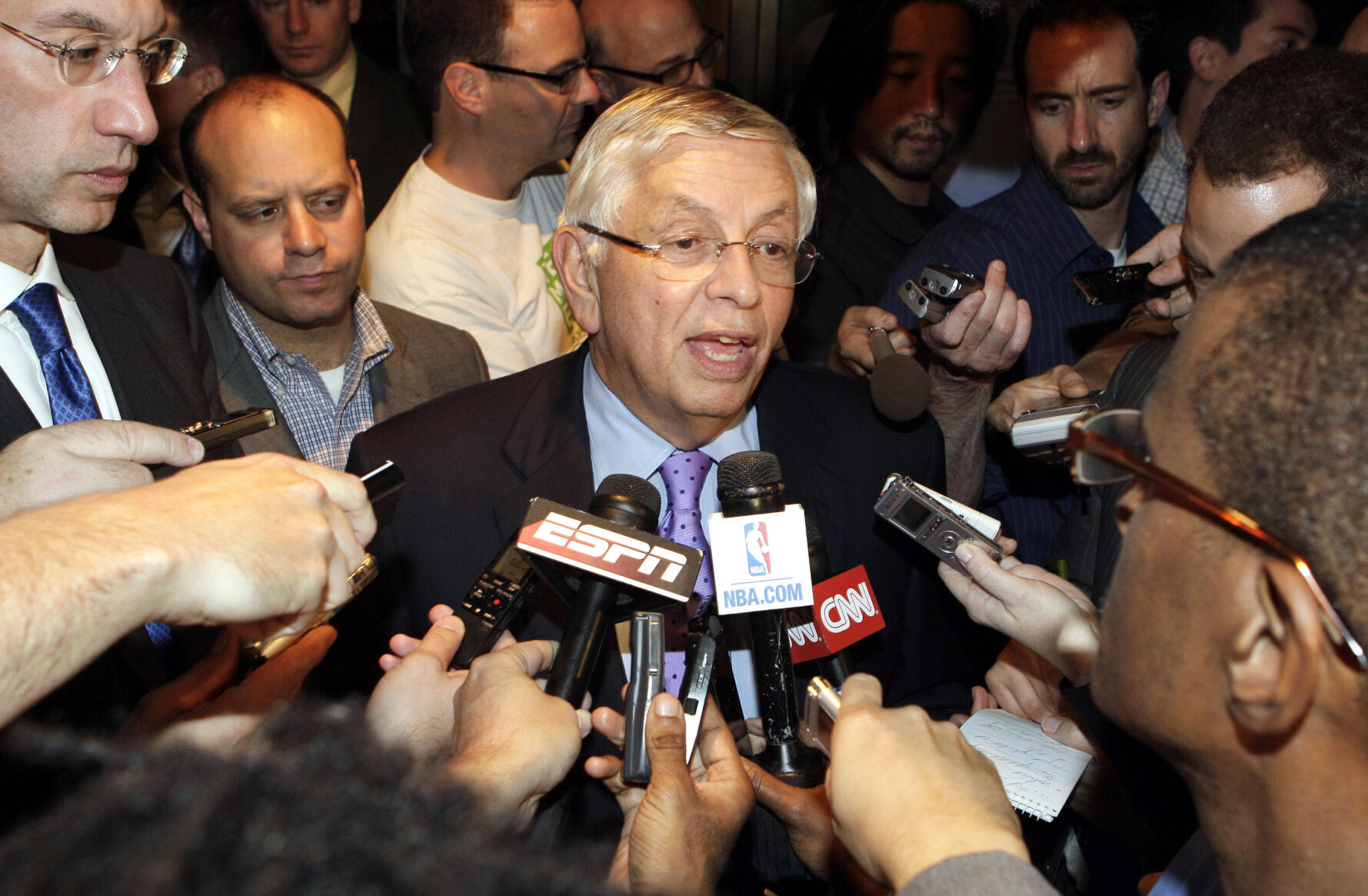 2011: David Stern cancels first two weeks of NBA season